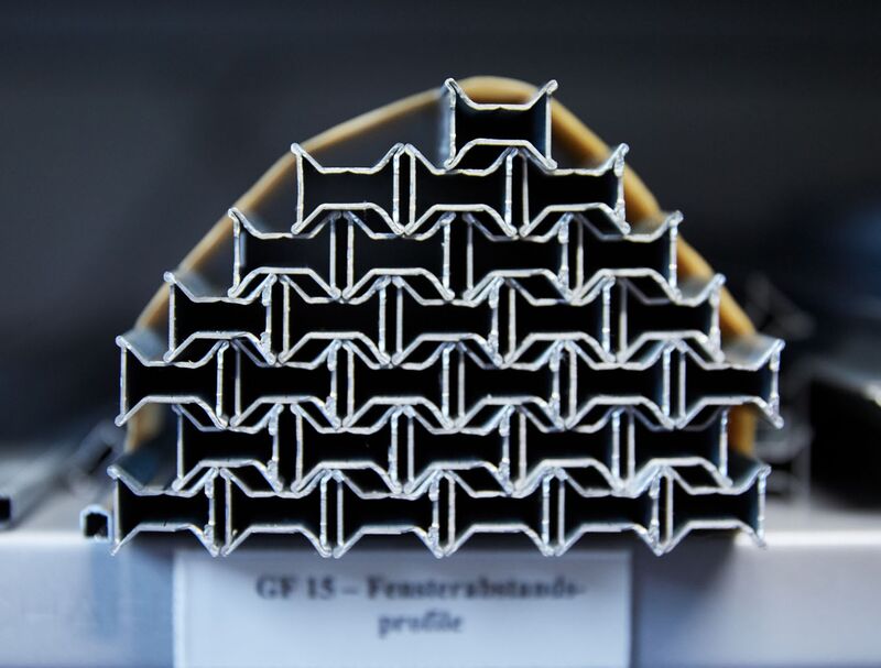 Glass spacers